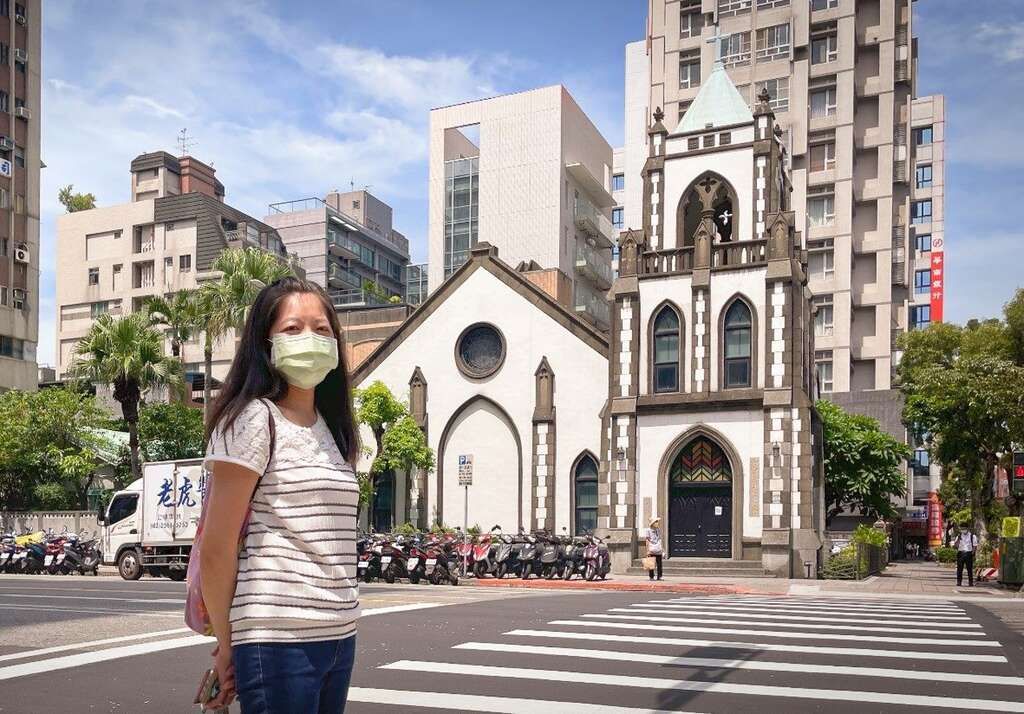 「中山基督长老教会教堂」因庄严典雅的仿英国哥德式教堂而闻名，其当时兴建资金为台日基督徒共同筹募，所以成为台湾首座台日二方的基督徒可以共同作礼拜的教堂。(照片提供：工务局)