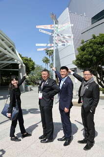 Mayor Draws Experience from US Entertainment Industry