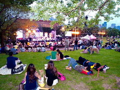 Some MRT lines travel along hillsides and waterways providing convenient access to nature. This is a picture of Daan Park.