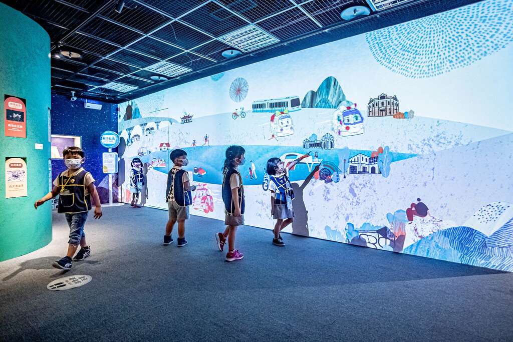 台北探索馆「台北无围墙博物馆特展─波力玩台北」透过趣味满点的互动游戏，认识台北无围墙博物馆的故事