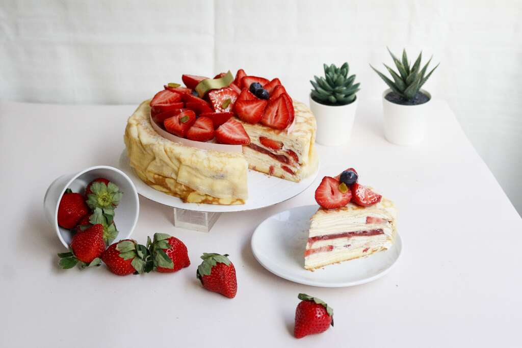村上春树作品《挪威的森林》里的草莓蛋糕，除了承载幸福美味，也囊括了青春与浪漫。（图／法朋烘焙）