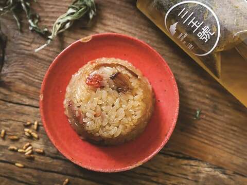 Sticky rice pudding made from glutinous rice has both a sweet and savory version. (Photo/Taiwan Rice Dining Hall)