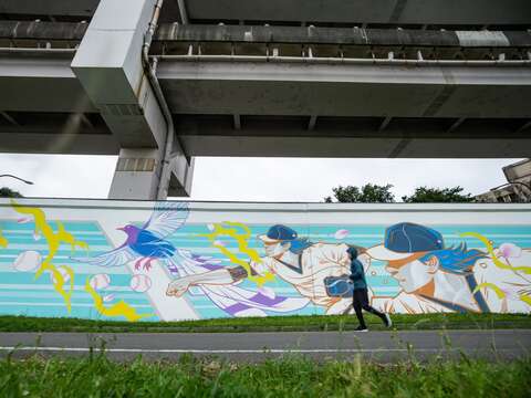 台北市の河川敷　壁画芸術でインスタ映えスポットに