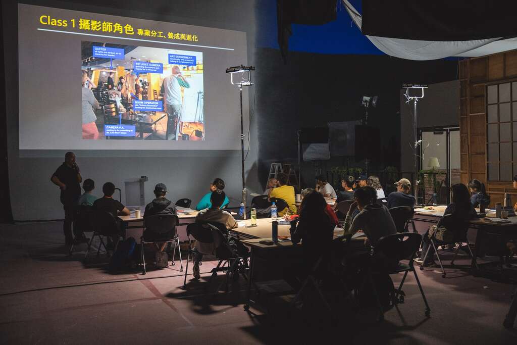中影培育中心透过分组课程，让学员各自修习不同专业技能。（图／中影培育中心）