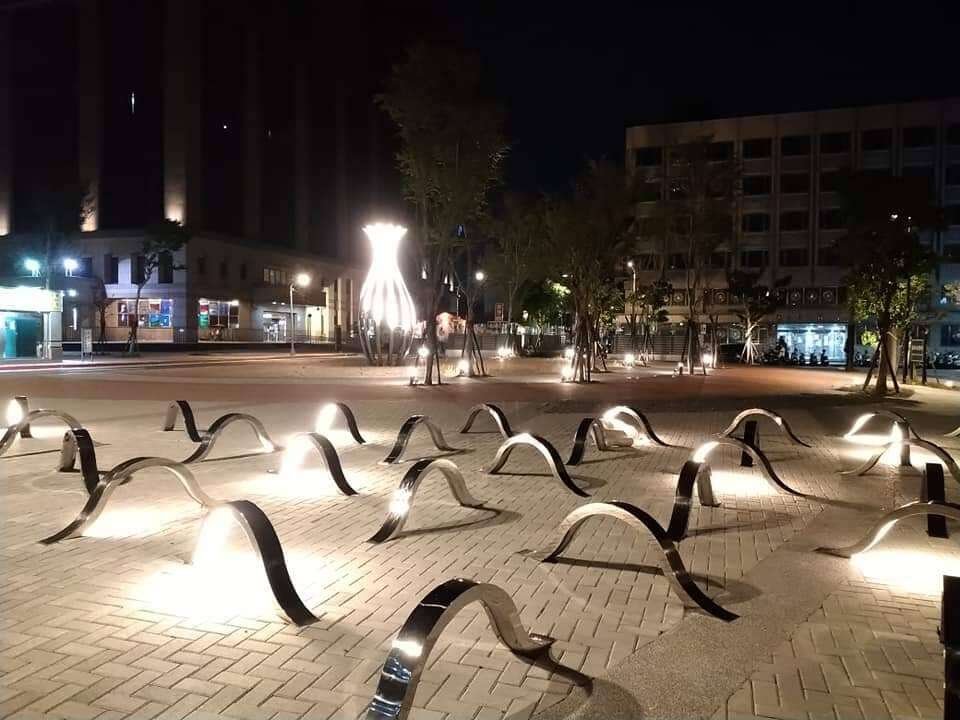 夜間發光的設計，塑造立體城市光廊新意象