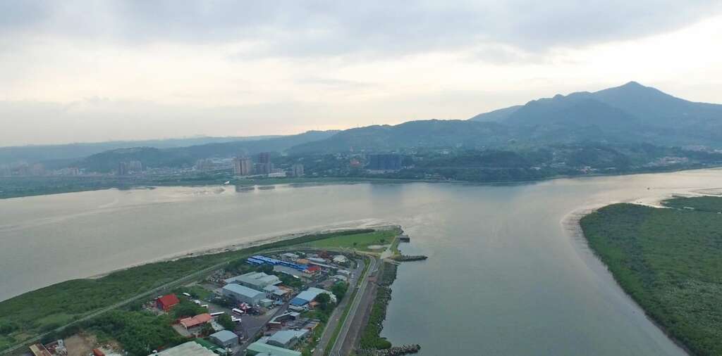 两河汇流口与观音山