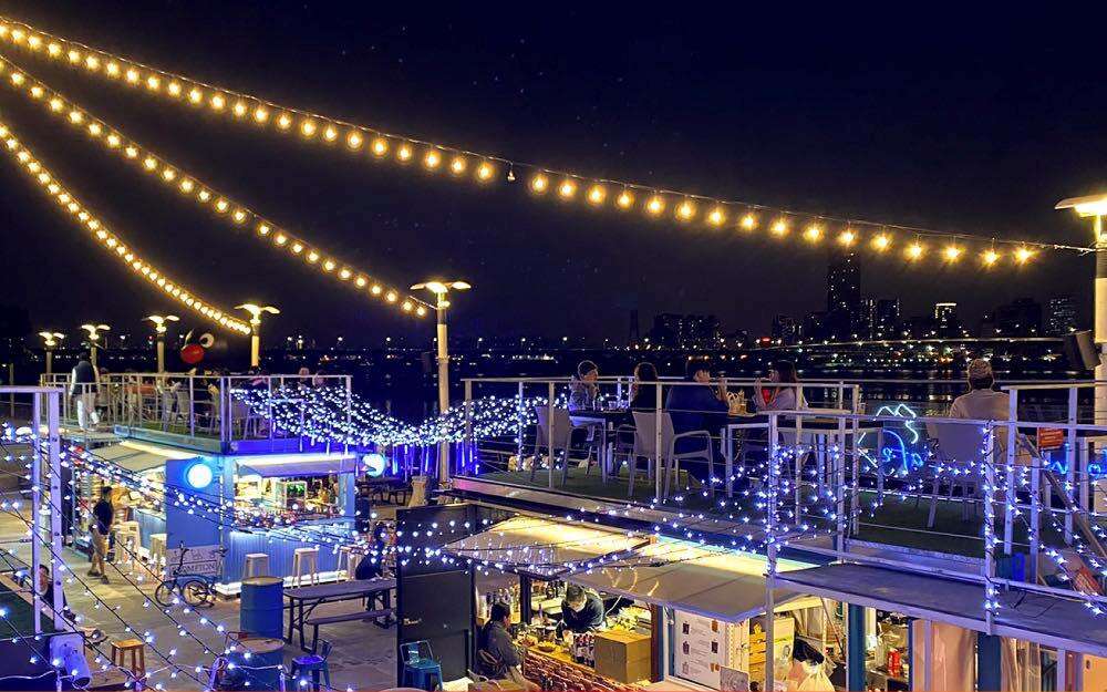 大稻埕碼頭貨櫃市集 聖誕燈飾超級浪漫