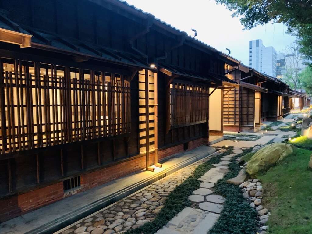 鬧區中的寧靜悠閒地帶
