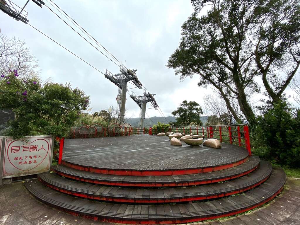 情人圣地休憩平台,祈福求姻缘