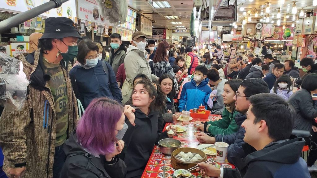 士林夜市人潮满满