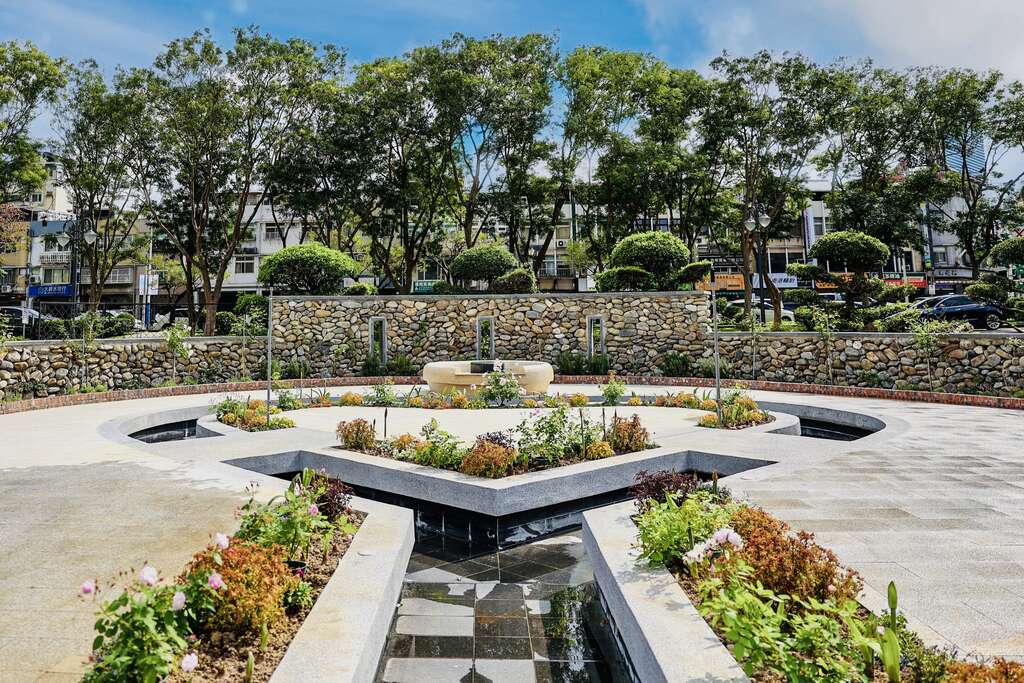 祕密花園心型水池造景