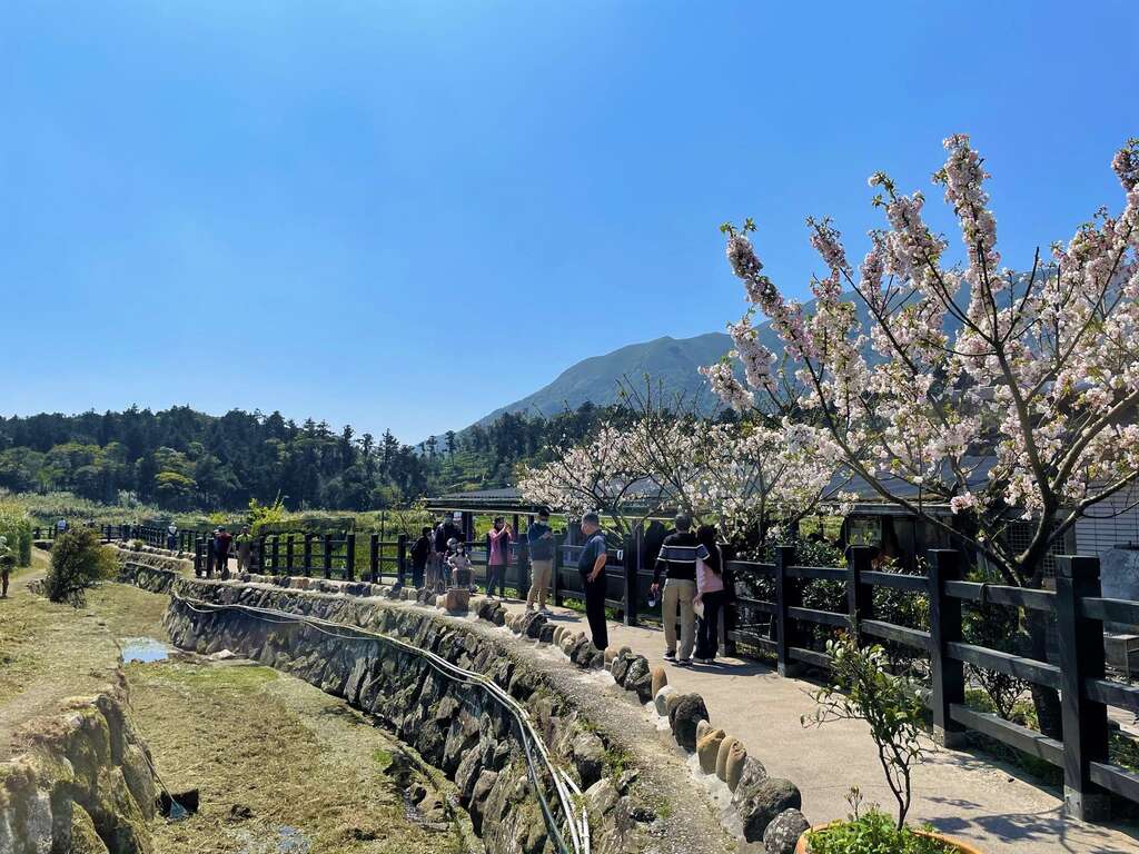 无障碍友善顶湖环状步道