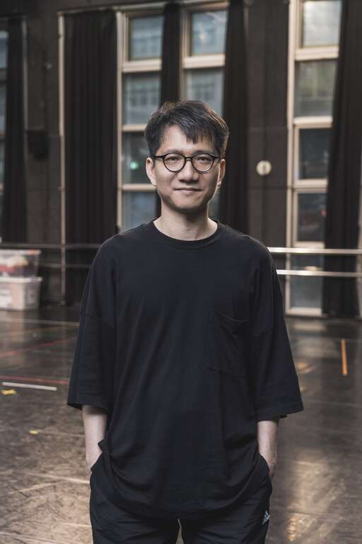 杨景翔，「杨景翔演剧团」创立者。师从赖声川、Lissa Tyler Renaud， 曾任台湾艺术大学客座助理教授、TVBS 戏剧中心编剧统筹。(摄影／陈至诚)