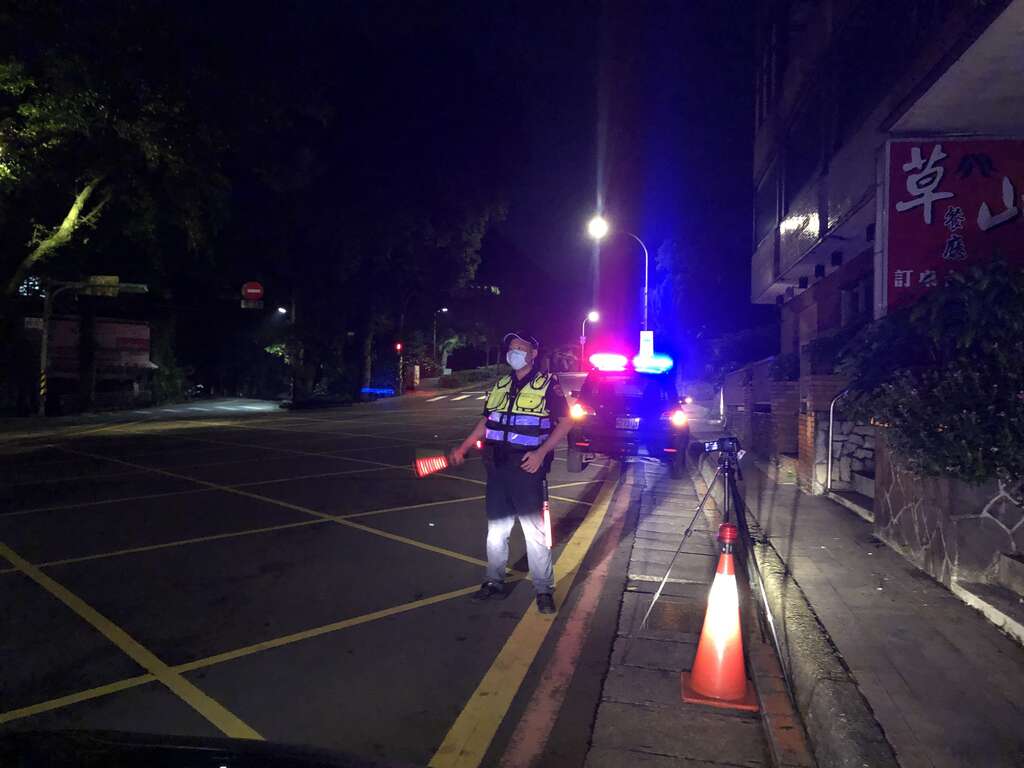 陽明山彈性交管-警察指揮