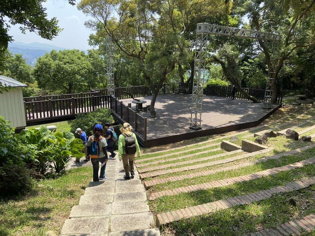 DIY及解散地点–荒山剧场