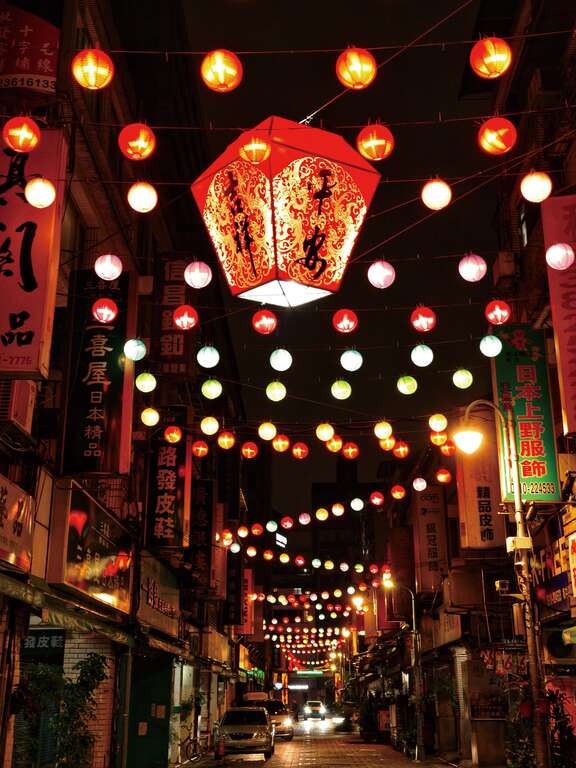 2021台北灯节奖-1_Nikon 奖 _董子祺_华灯初上