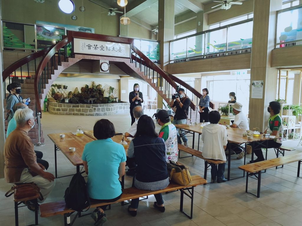 图2-北市观传局副局长致词，感谢猫空商圈等地方团体与市府团队协力推动「三猫计画2.0」、打造「走静猫空」品牌，树立公私协力典范。