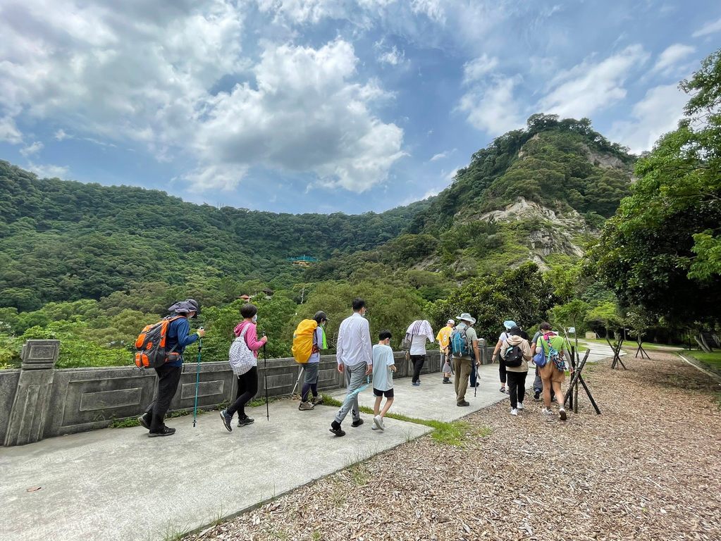 「征服全程」行程由专业登山旅行社趣健行领队,带领民众体验台北大纵走第一段并导览