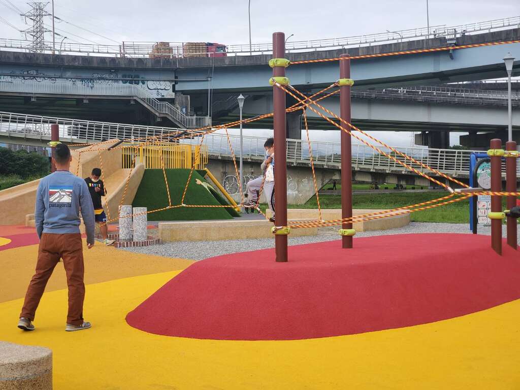 台北市「双園河浜児童プレイグランド」がオープン！