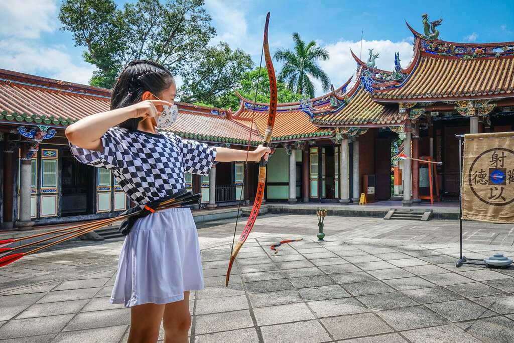 小射手禮射練習(圖片來源：臺北市政府民政局)