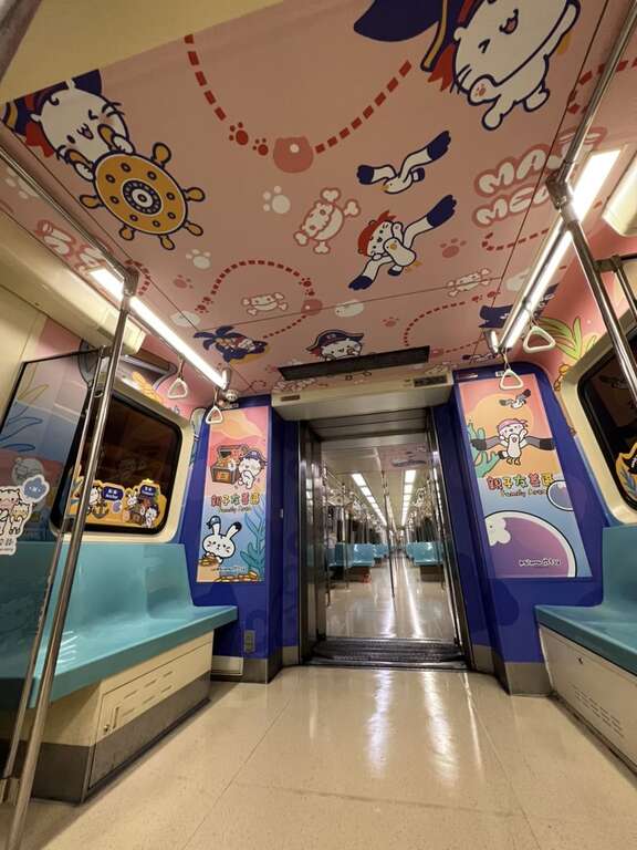 New Majimeow-themed Train Spotted along Tamsui-Xinyi Line