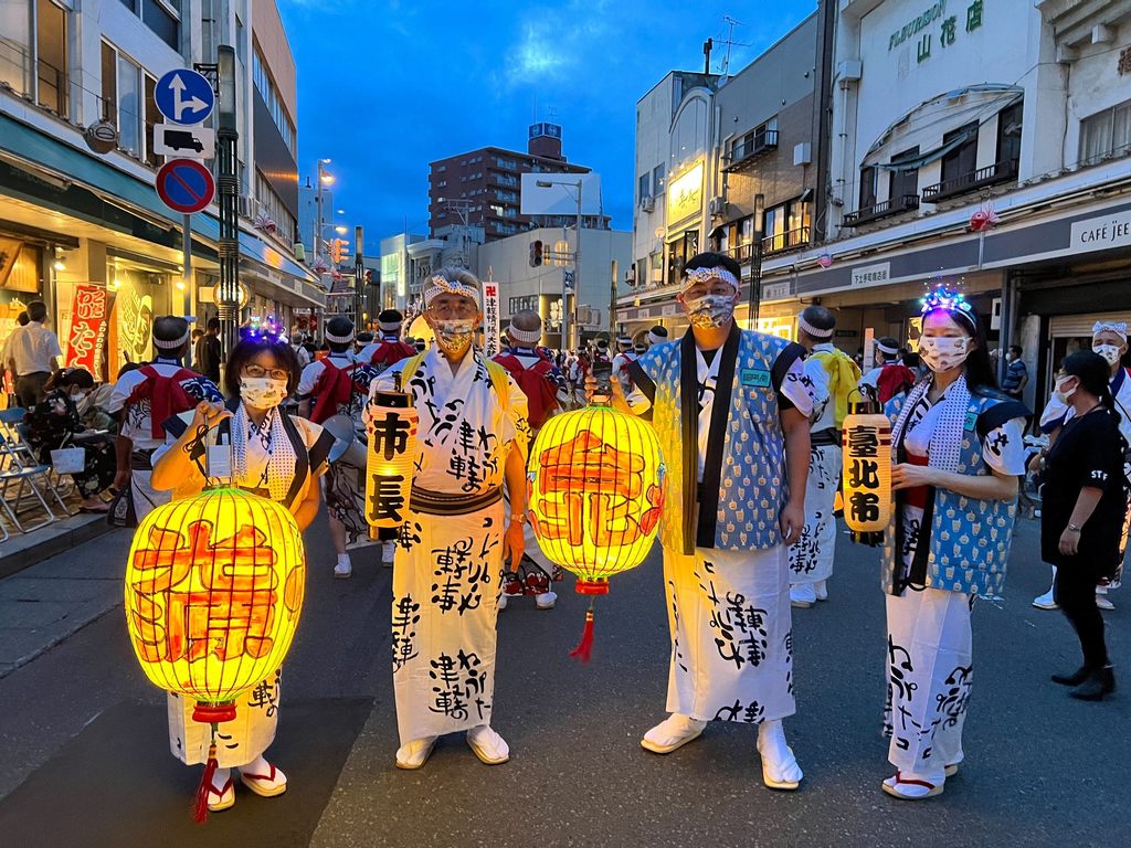 臺北市政府觀光傳播局劉奕霆局長率團參加，日本國家重要無形民俗文化財的青森縣弘前睡魔祭及遊行活動，推廣2023臺灣燈會在台北2