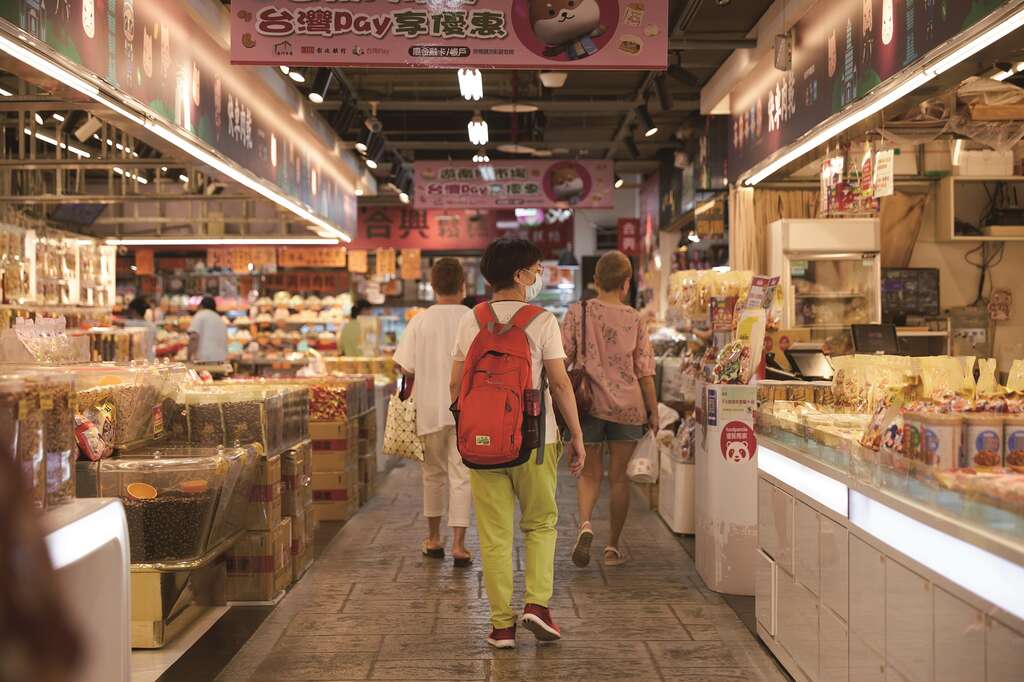 南门中继市场不仅保留了台北人记忆中的好味道，且以升级的硬体设施，提供民众更舒适的购物空间。（摄影／黄政达）