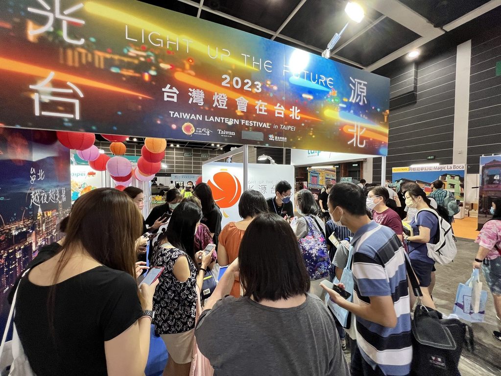 香港旅展的熱鬧，可見民眾疫後出遊的迫切(圖片來源：臺北市政府觀光傳播局)