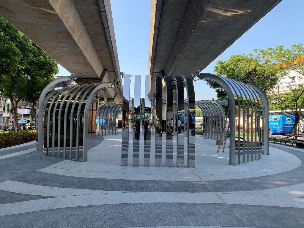 奇幻广场照片(图片来源：台北市政府工务局公园路灯工程管理处)