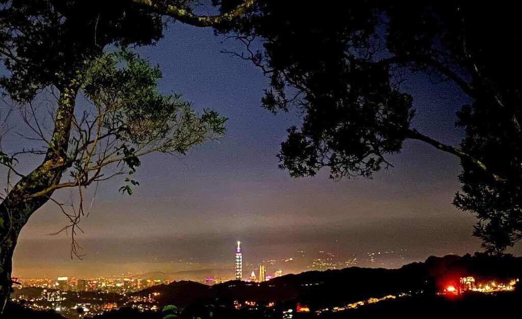 可以在景觀餐廳看夜景過中秋(圖片來源：臺北大眾捷運股份有限公司)