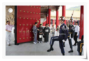 Changing of the Guard at National Martyrs' Shrine
