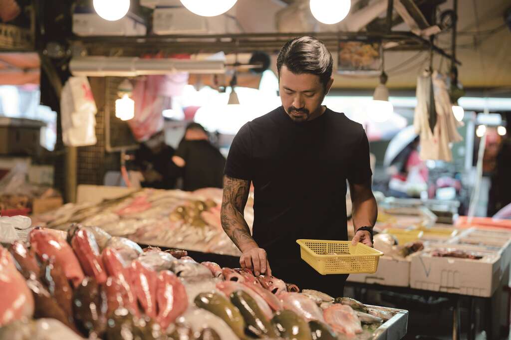 滨江市场一直是林明健喜爱走逛的地方，尤其秋天可以在此找到许多肥美的海鲜。(摄影－彭柏璋)