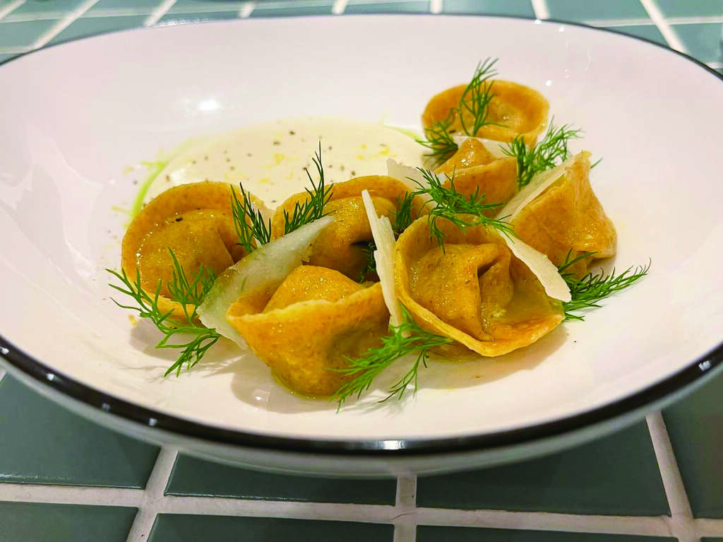 「Fermi Pasta」的手工面饺，面皮Ｑ弹、内馅饱满，酱汁浓郁，吃得到主厨的用心。（图／瓦辛）