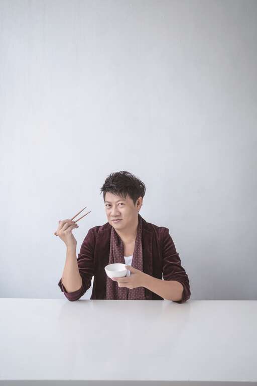 旅游达人瓦辛就认为，住在台北实在是很幸福，随时都能拥有让味蕾满足的美食飨宴。（摄影／陈志诚）