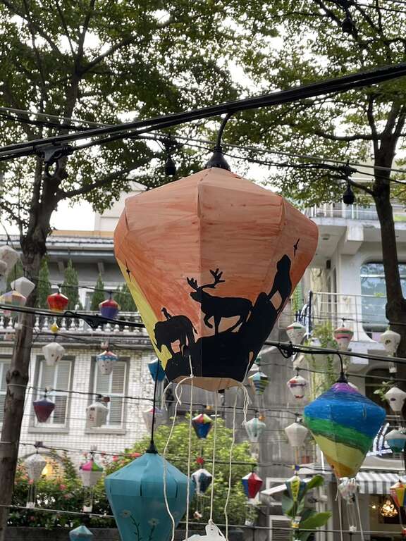 狮子王经典画面(图片来源：台北大众捷运股份有限公司)