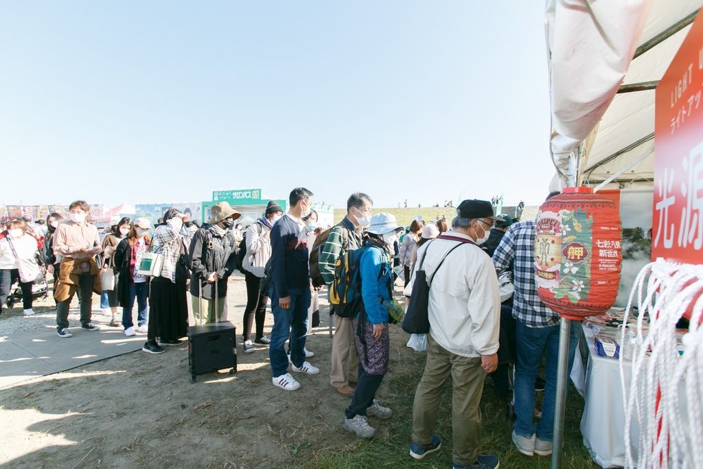台灣與日本的友好關係，讓台北館一開幕即湧入大批民眾排隊體驗.JPG