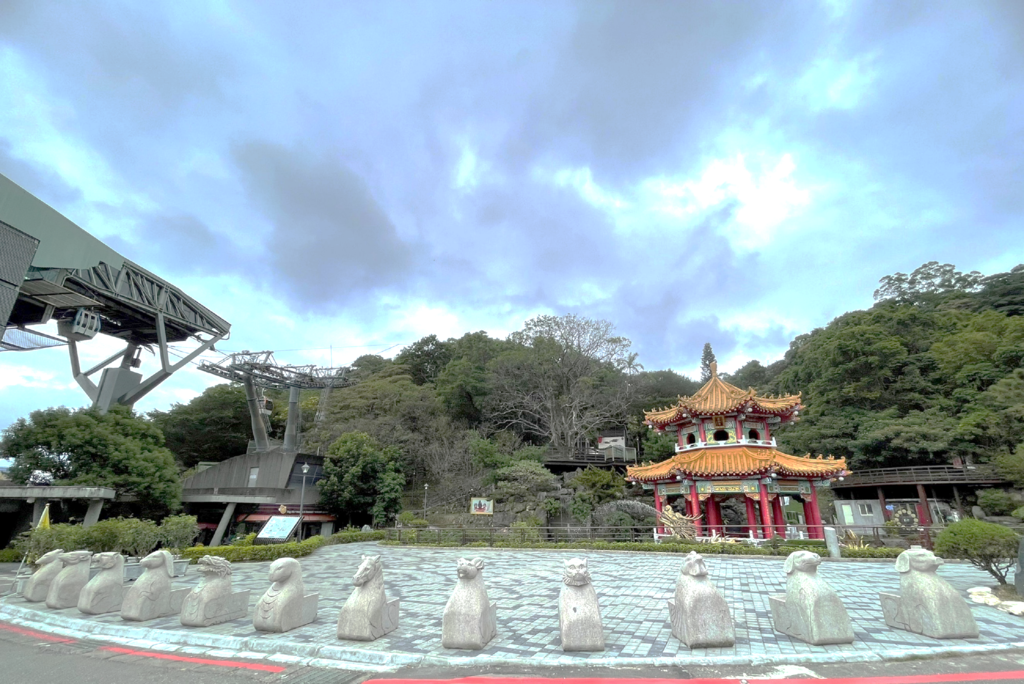 仙境广场,为祈福山径的首站,圆满福气迎门(图片来源:台北市政府工务局大地工程处)