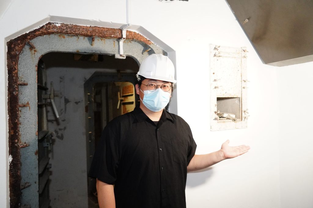 图说3：双重防爆门与传递箱是主坑道的特色战备设施.JPG