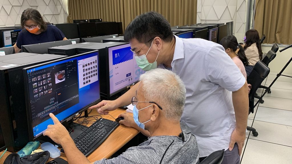 北市传播局於今年举办6期免费影片培训课程，教导市民学习脚本企划到采访报导等实用技能。.JPG