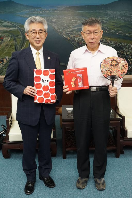 日本青森县弘前市物产嘉年华，不用飞到日本即可现场可品尝到弘前特产等.JPG