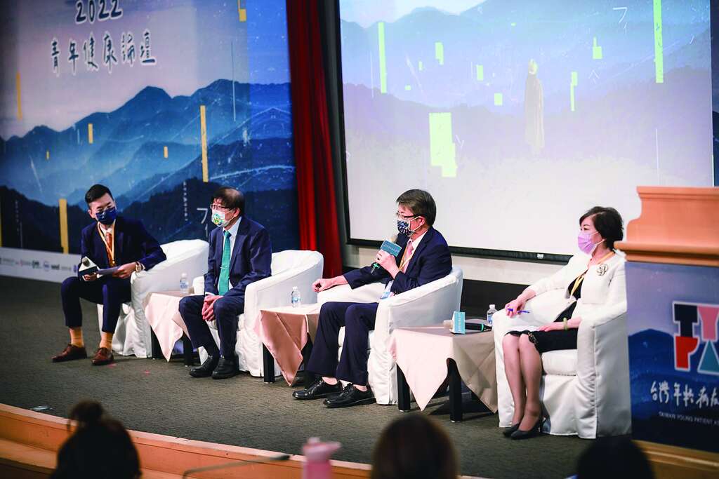 「青年健康论坛」由「台湾年轻病友协会」主办，期盼透过与企业签定《病友友善职场宣言》，达成友善职场的目标。（图／台湾年轻病友协会）