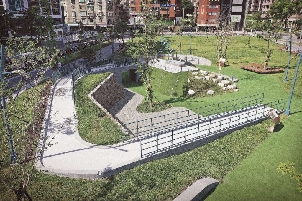 战地英壕游戏场(图片来源：台北市政府工务局公园路灯工程管理处)