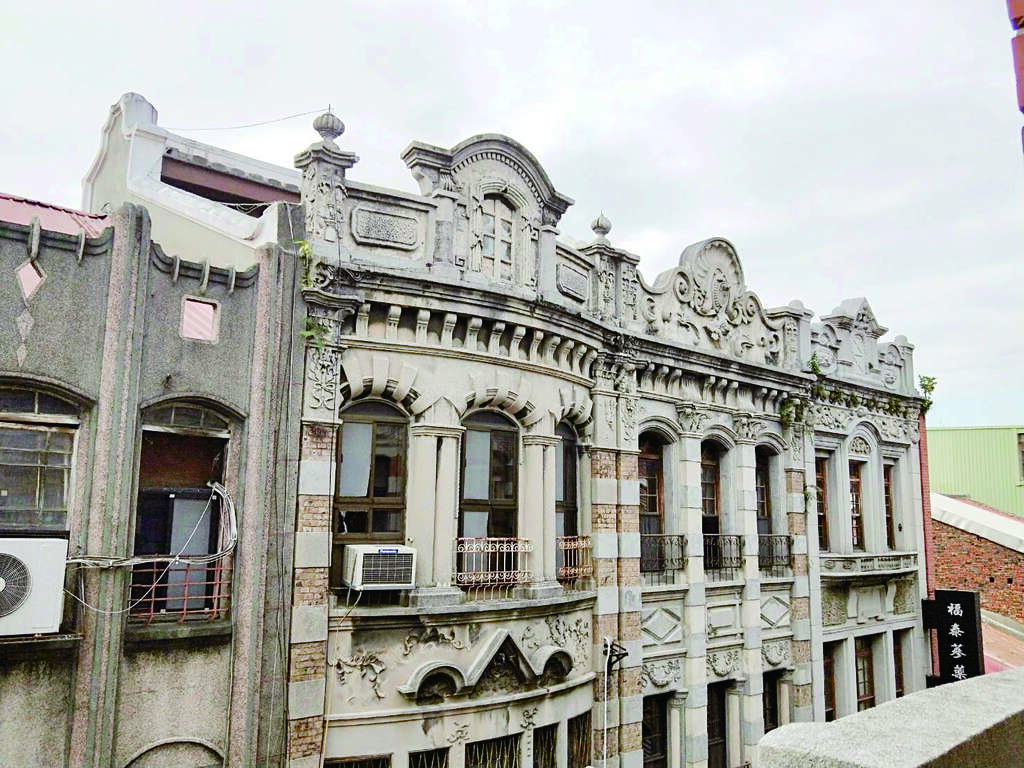 台灣的歷史文化進程造就台北城市景觀的多樣性,從清領時期到日本時期的建築都可在此看見。(攝影/YC.H)