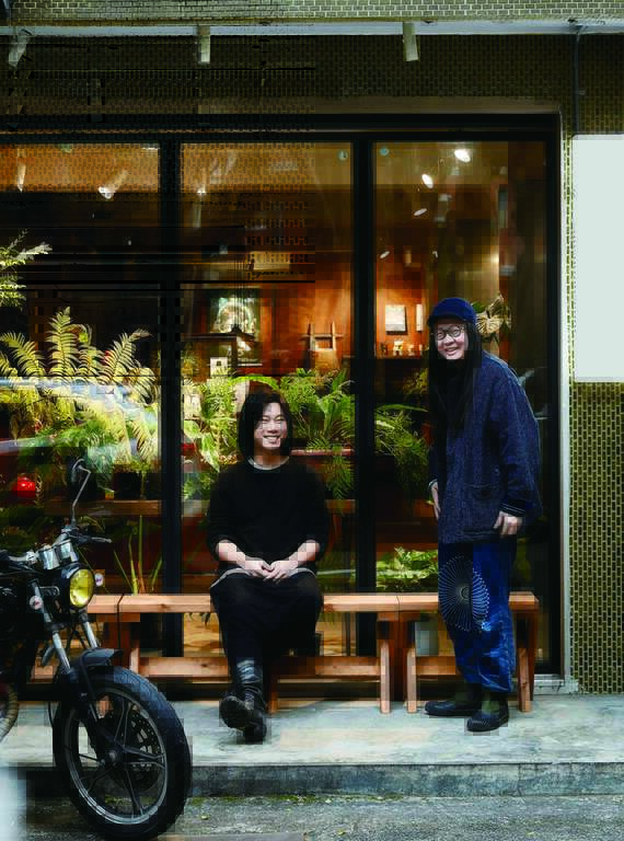 聆听我们的80年代　乐团贝斯手玛莎×策展人王耀邦（摄影／Anew Chen）