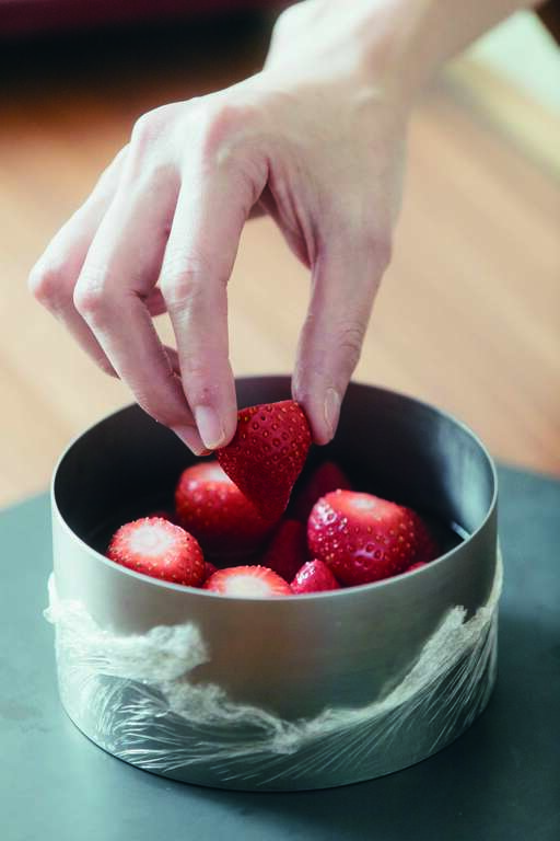 带有热闹欢庆气息的鲜红草莓，可为甜点勾勒出喜庆氛围。（摄影／蔡耀徵）