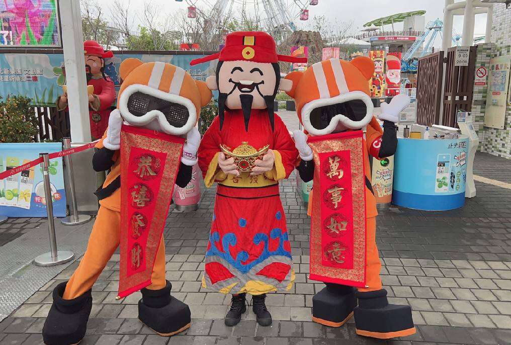 尋寶小隊長及財神爺賀新年(圖片來源：臺北大眾捷運股份有限公司)