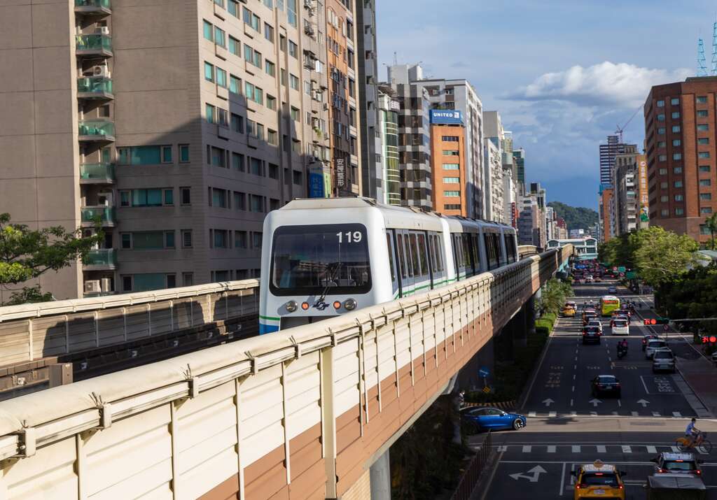 農曆春節期間臺北捷運視人潮加開列車(圖片來源：臺北大眾捷運股份有限公司)