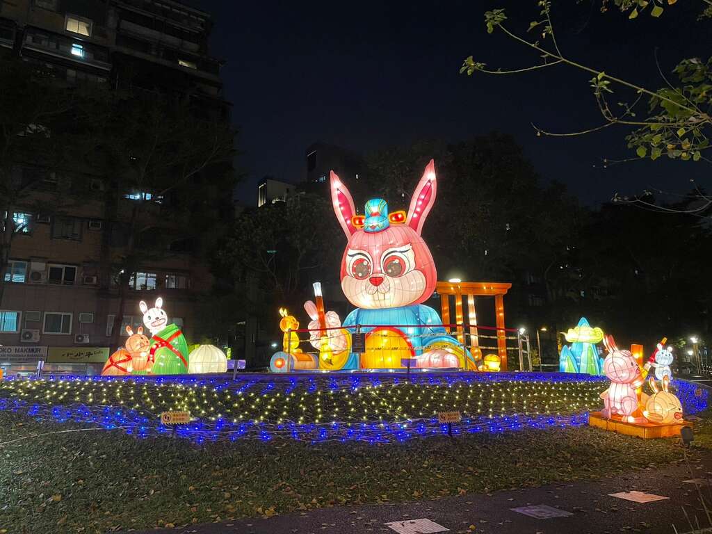 中山燈區-主燈文昌禧兔(圖片來源：臺北市政府民政局)