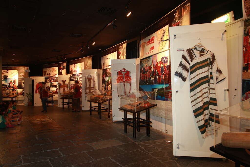 「凯达格兰文化馆」是记录平埔族群相关历史脉络与原住民族当代艺术及文物的展览