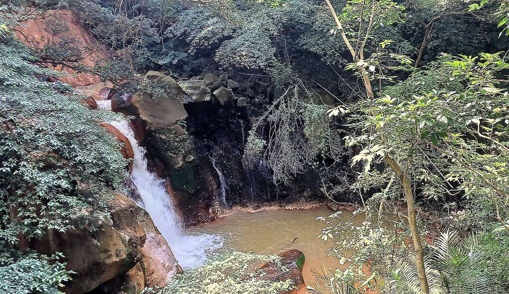 松溪瀑布美景(圖片來源：臺北市政府工務局大地工程處)